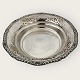 Silver bowl 
with pierced 
rim, made in 
1930, diameter 
21cm, weight 
170g, nice used 
condition.