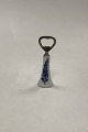 Royal 
Copenhagen Blue 
Flower Braided 
Bottle Opener 
No. 2309
Måler  11cm / 
4.33 inch