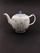 Royal 
Copenhagen 
mussel-painted 
teapot #143 1st 
sorting emne 
nr. . 594234

