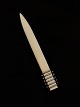 Letter opener 
length 21 cm. 
leg and silver 
subject no. 
594238