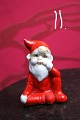 Old porcelain gnome…11) H: 7cm.