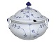 Royal 
Copenhagen Blue 
Fluted Plain, 
large, round 
soup tureen.
Decoration 
number 1/224.
The ...