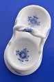 Royal 
Copenhagen 
porcelain. 
Royal 
Copenhagen  
Blue fluted 
plain. Salt 
cellar no. 
1/549. length 9 
...