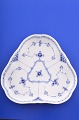 Royal 
Copenhagen 
porcelain. 
Royal 
Copenhagen Blue 
fluted half 
lace. 
Triangular cake 
dish no. ...