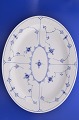 Royal 
Copenhagen blue 
fluted plain. 
Oval flat dish 
no. 1/100. 
Length 41.5  x 
32.7 cm. 1. ...