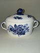 Oval bowl with 
handle and lid 
in Blue Flower 
from Royal 
Copenhagen. 
Factory first 
quality. Model 
...