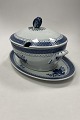 Royal 
Copenhagen Blue 
Tranquebar Oval 
Tureen No. 920. 
Measures 39 cm 
/ 15.35 in.