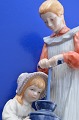 Royal porcelain 
figure "Kersti 
& Suzanne" 
Making chees 
/butter. no. 
279 of 7500 
copies 
produced, ...