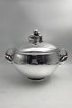 Georg Jensen 
Sterling Sølv 
Tureen No. 792A 
Harald Nielsen 
(1925-1933) 
Measures H 23 
cm (9.05 ...