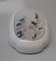 Royal 
Copenhagen RC 
1794-8 Trinket 
box Appleflower 
Royal 
Copenhagen pre 
1900 6 x 15 x 
13 cm  In ...