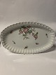 Oval Dish with Flowers.Length: 42 cm.Width: 26.5 cm.Nice and well-maintained condition.