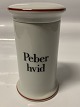 Bing & Grøndahl 
Apothecary 
Series Pepper 
White, Spice 
Jar.
Height 11.5 
cm.
Decoration ...