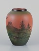 Ipsen's 
Denmark. 
Vase in glazed 
ceramic.