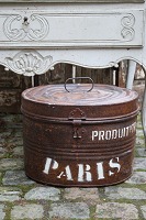 item no: 
Metal box nr.6