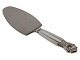 Georg Jensen 
Konge 
sterlingsølv og 
rustfrit stål, 
lille 
kagespade.
Længde 15,8 
cm. 
Fin ...