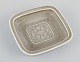 Gunnar Nylund 
for Rörstrand.
Square dish in 
ceramic.