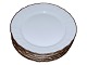 White curved 
with gold edge
Salad plate 
20.2 cm.