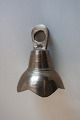 A beautiful old 
little 
bell,with a 
little 
decoration
Made of brass
H: 5cm
In a good ...