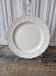 English 
Creamware plate 
decorated with 
feathered edge 
in ...