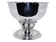 Georg Jensen 
sølv, Louvre 
skål i stor 
udgave.
Skålen er 
designet i 1912 
af Georg Jensen 
selv ...