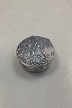 German Antique 
pill box / 
snuff box in 
silver
Height: 1.5 cm 
/ 0.60 inch
Diameter: 4.4 
cm / ...