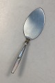 Danish Crown 
Silver Eva 
Serving Spatula
Measures: 18,8 
cm / 7.40 inch