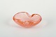 Murano glass 
bowl in pink 
with controlled 
bubble 
decoration.
