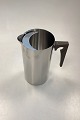 Stelton 
Cylinda-line 
stainless steel 
serving jug
Designed by 
Arne Jacobsen
Volume 0.75 
...