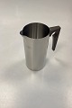 Stelton 
Cylinda-line 
Stainless Steel 
Water Jug
Designed by 
Arne Jacobsen
Volume 0.75 
...