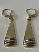 8 carat hanging 
earrings in red 
/ white gold.
Stamped 333.
Length 4.6 cm.
Neat and well 
...