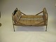 Doll bed in iron, Denmark, approx.1900. Painted. L .: 40 cm.
