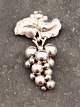 Georg Jensen 
Moonlight 
Grapes Brooch 
217B design 
Harald Nielsen 
sterling silver 
item no. 620822