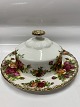 Country Rose, "Old Country Roses" Cheese Bell
Height 7.5 cm.
