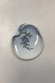 Bing and 
Grondahl Bowl 
with Wisteria 
No. 72/88