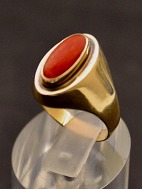 8 carat gold ring with coral