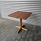 Kvadratisk 
spisebord
massiv teak