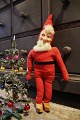 Old Santa Claus 
in fabric, 
filled with 
straw and 
wooden shoes 
from the 40s. 
Height: 49cm.