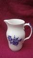 Blue Flower 
flet
Milk Pot
RC no , 8146
Royal 
Copenhagen
