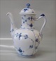 Musselmalet 048-1 Kaffekande med låg 0,96 liter (#126) ca 25 cm høj   Kongelig 
Dansk Porcelæn 
