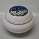 Royal 
Copenhagen 
1535-499 RC 
Bonbon box with 
lid -flower and 
bee pre-1923 
painter #86
Else ...