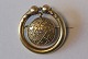 Beautiful old 
brooch, with 
space for an 
image 
Size: Ø 32 mm. 

Beautiful & 
well maintained 
...