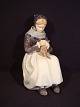 Figure Amager 
wife knit. 
Royal 
Copenhagen 
Royal No 1317
