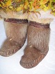 Greenland child 
kamiks and 
mitts made of 
sealskin. Fine 
condition