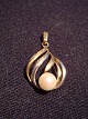 Pendants with 
pearl
Gold 8 carat