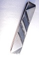 Tiepin, length 
4,2cm. X 0,6cm. 
Design Just 
Andersen, 
Denmark.