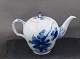 Blue Flower Curved Danish porcelain. Covered tea pots No 143