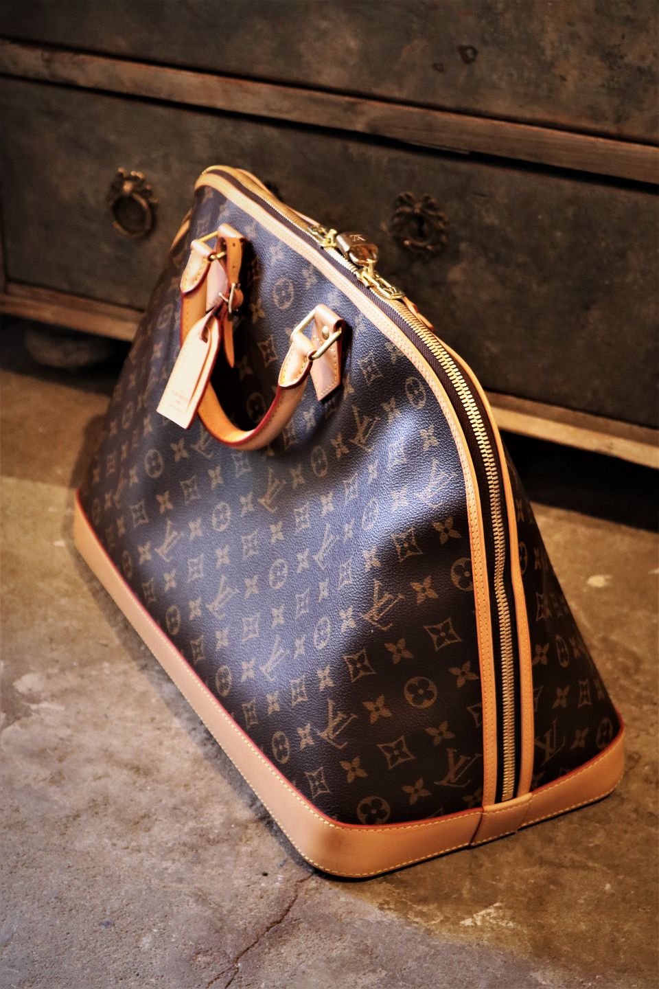 Louis Vuitton LARGE ALMA TRAVEL BAG Beige Leather ref.323712