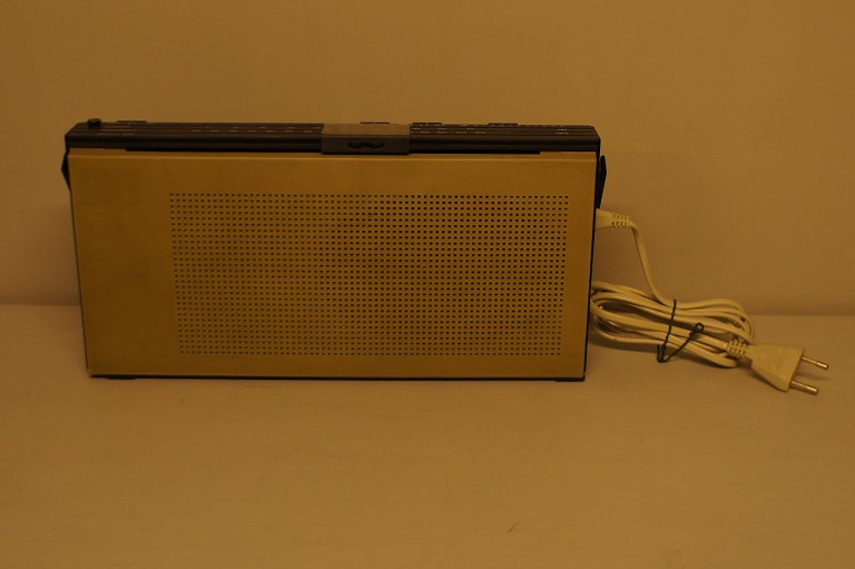 B & O, transsistorradio, model, Beolit 505.
Farve, mørkegul.