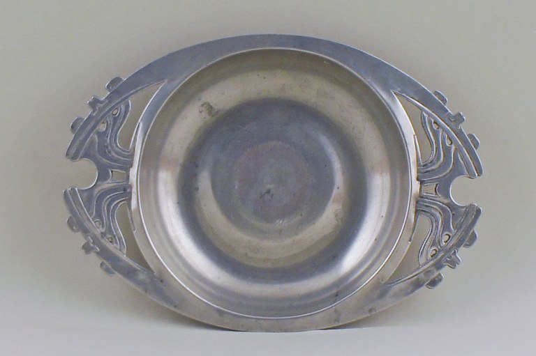 Mogens Ballin, Art Nouveau dish in tin.