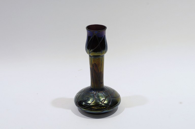 Lötz Art Nouveau  løgformet vase,  iriserende glas.